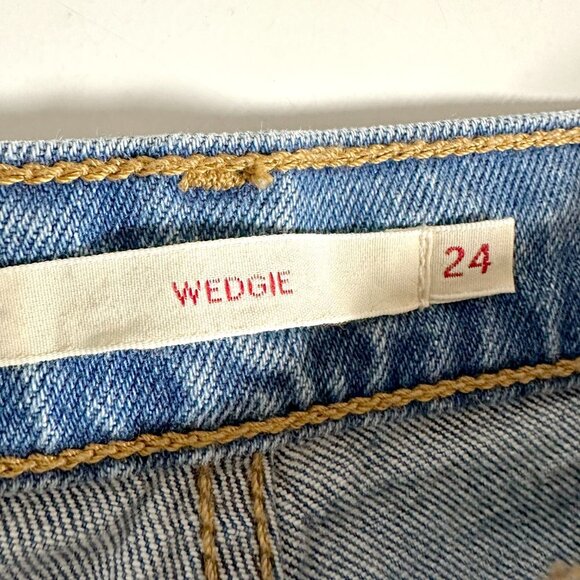 Levi's Wedgie Straight Jean - Picture 8 of 14
